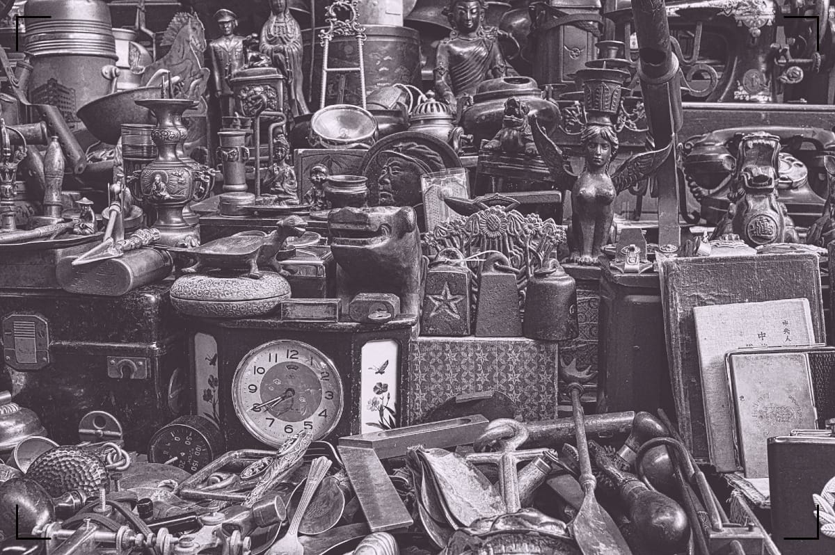 A lot of artefacts stored for later use.