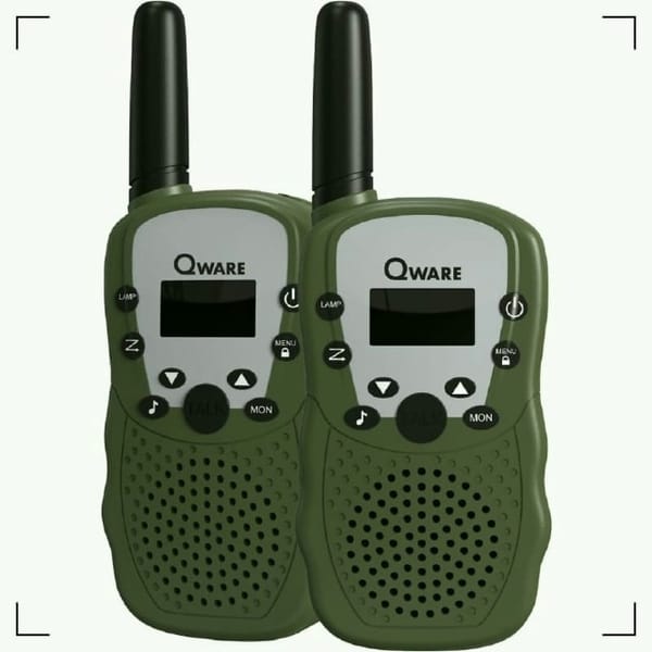 Front view of the green Qware SND‑WT335PK walkie-talkie